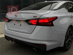 نيسان ألتيما